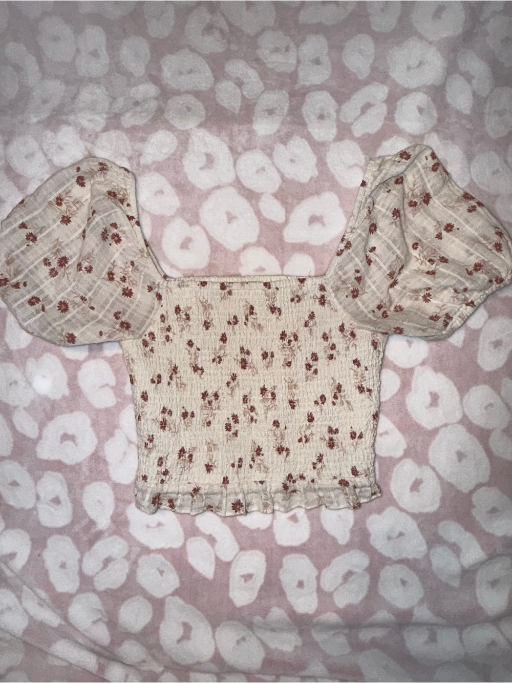 American Eagle Outfitters Cream Floral Smocked Puff-Sleeve Crop Top